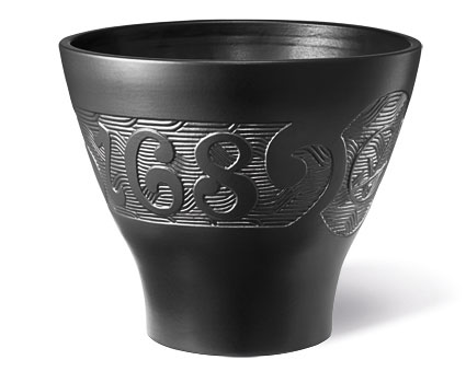 ionic Vessel Black