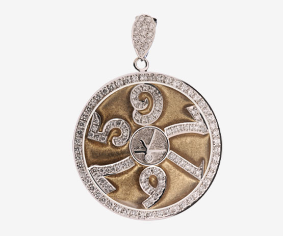 7 Luminary Diamond Pendant-Gold